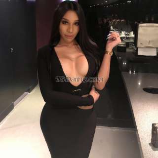 trans girl FaraHudson 9894600