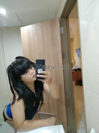 trans girl FiaSelfia 9557270