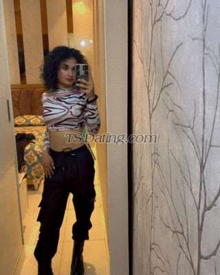 trans girl Fizakhan69 6380052