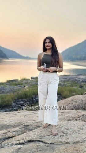 trans girl FlorenaQ 8282025