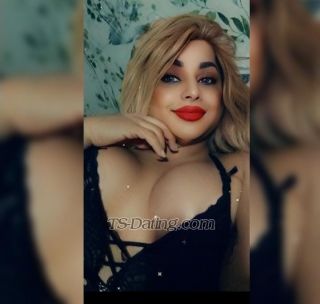 trans girl Floresmeliss 5708195