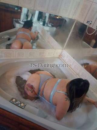 trans girl FranciscaMor 7928897