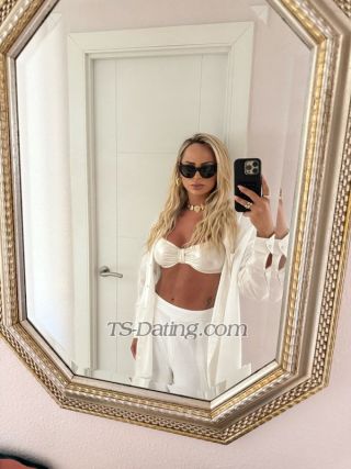 trans girl GIOVANNALUX 0434712