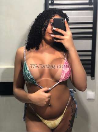 trans girl GabrielaReis 5980577