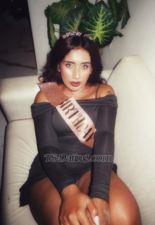 trans girl Genzjulia 2465751