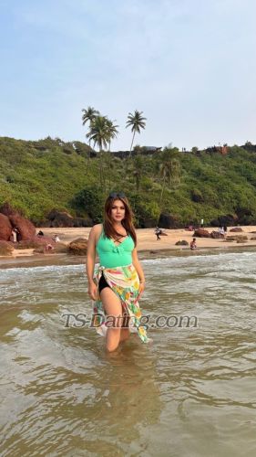 trans girl GeorgiaHadid 7440980