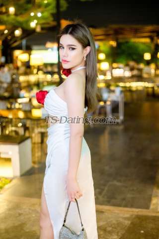 trans girl Gillmiko180 8818306