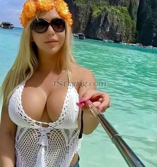 trans girl Golden 0779657