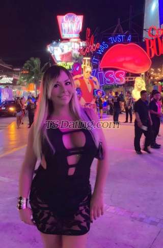 trans girl Golden 7076803