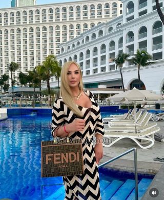 trans girl Golden 8397424