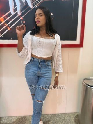 trans girl Goldy24 0393339