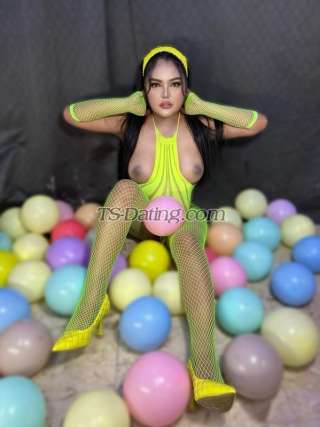 trans girl HOLYMASSIVE 0690144