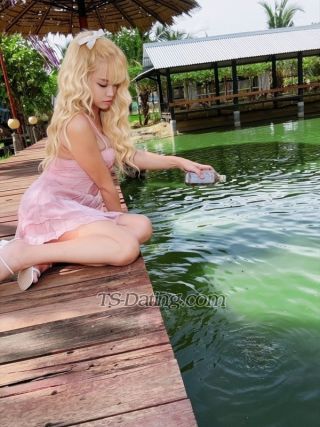 trans girl HelloKittie 5075087