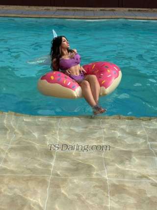 trans girl HelloKittyco 0818819