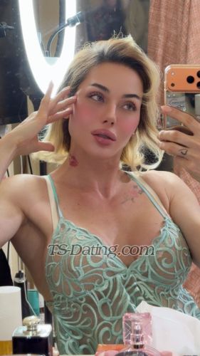 trans girl Heraelias 9294737