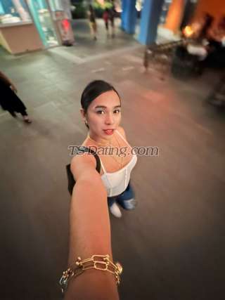 trans girl HollyAmber 5081450