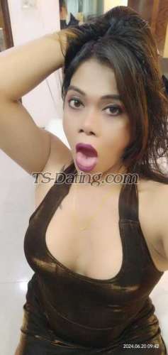 trans girl HotZeenat 9881851