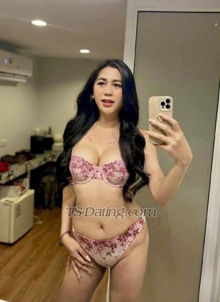 trans girl Hotnatalie 7009900