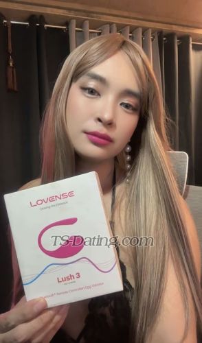 trans girl HugeMistress 0172448