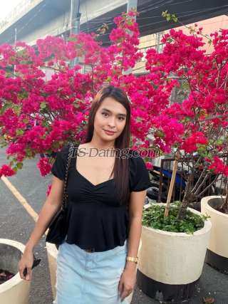 trans girl HugeMistress 9884199