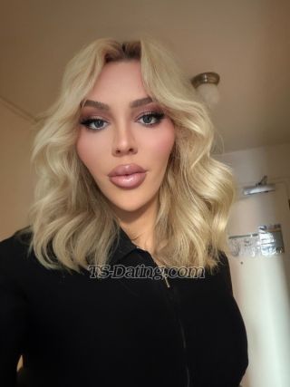 trans girl IamHills 7322906