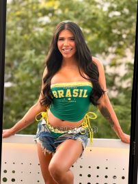 Imolabrazil Corfu Transex Un placer conocerte, soy tu nueva obsesión... Una morena de ojos intensos, curvas peligrosas y una sonrisa que esconde mil secretos 😉 En este espacio para adultos, te invito a explorar conmigo un universo de placer, seducción y autodescubrimiento sin tabúes 😈 Soy divertida, provocadora y me encanta hablar. Llámame, bromea conmigo, desafíame. Estoy aquí para ti. Besos y abrazos.