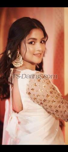 trans girl InayaaM 0020104