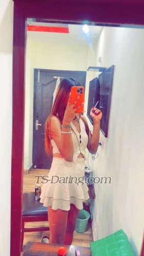 trans girl Isha19 2469574