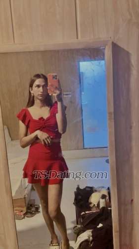 trans girl Isha19 2469800