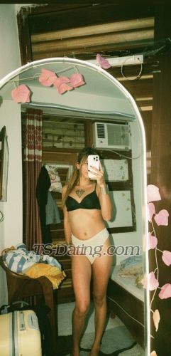 trans girl Isha19 8105431