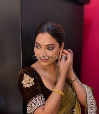 trans girl Ishika0808 9139970