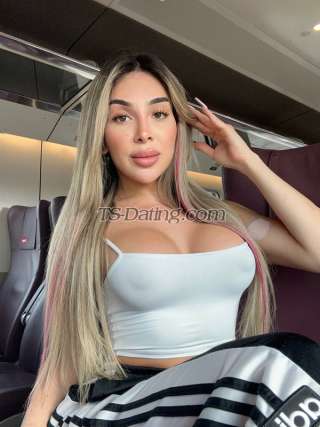 trans girl JenniferReal 0615630