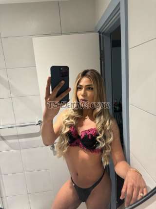 trans girl JulieFerraz 2689454