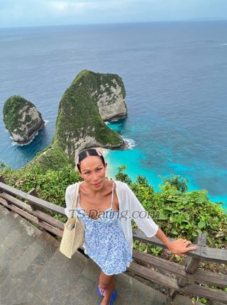 trans girl Junely 9434416