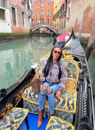 trans girl Junely 9435011