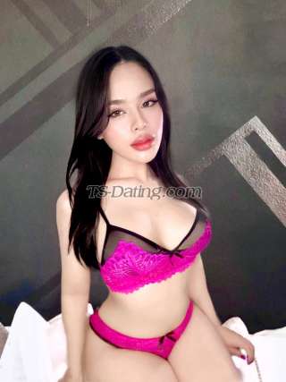 trans girl Arissara19 1573205