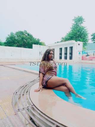 trans girl Kanakdarling 2221314