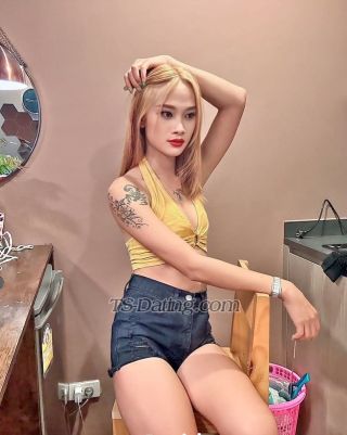 trans girl Kanya 1718072