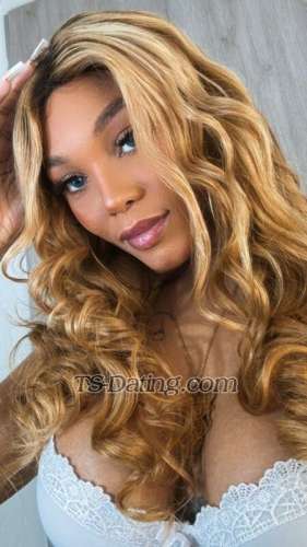 trans girl KarlyCaicedo 0964620