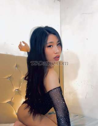 trans girl Khayemesias 6077481