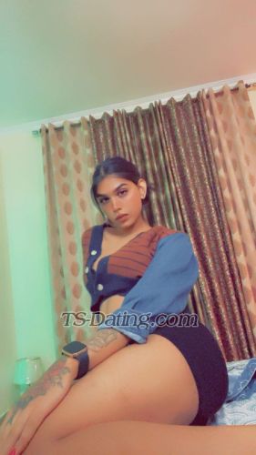 trans girl Kiara25 0144871