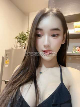 trans girl Kimjomi168 0437963