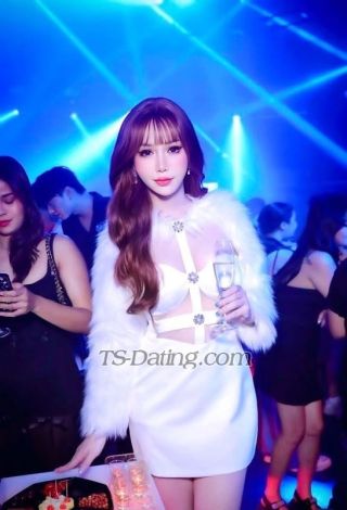 trans girl Kiravero 3050670 trans girl Kiravero 3050670