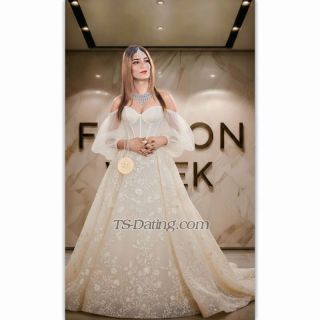 trans girl kaynaatkhan 1671880