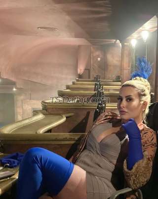 trans girl LACONTESSA 7042009