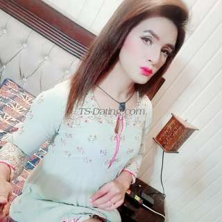 trans girl Laibakhan 8153560
