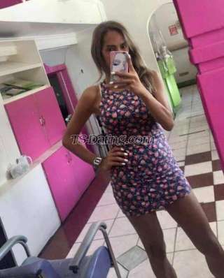 trans girl LaraLeon 7771165