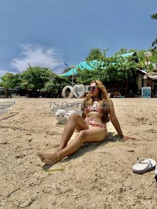 trans girl LaraYours 6583228