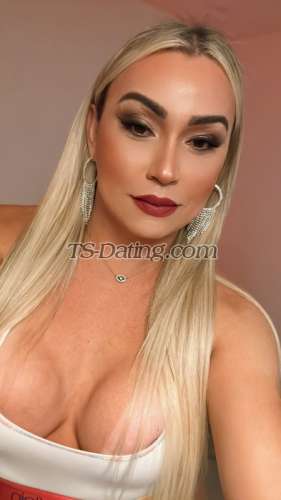 trans girl LaylaMonteiro 9578733
