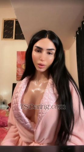 trans girl Leamoradian 5722917